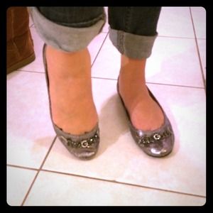 Guess flats pewter