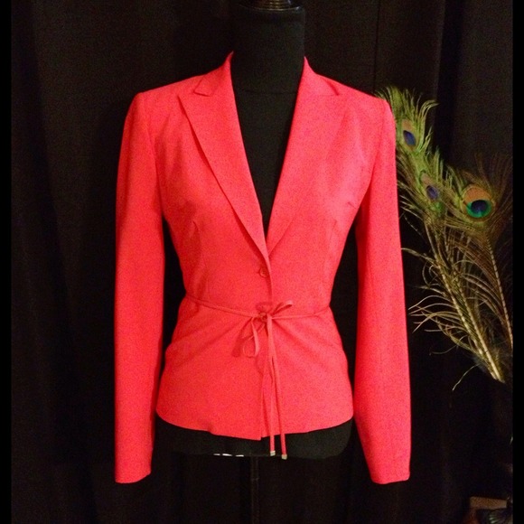 TAHARI Jackets & Blazers - ✅ TAHARI Woolmark Belted Blazer
