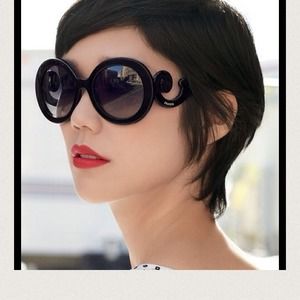 Nwot authentic Prada baroque sunglasses