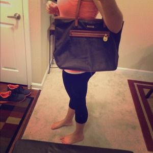 100 % authentic LARGE Michael KORS tote