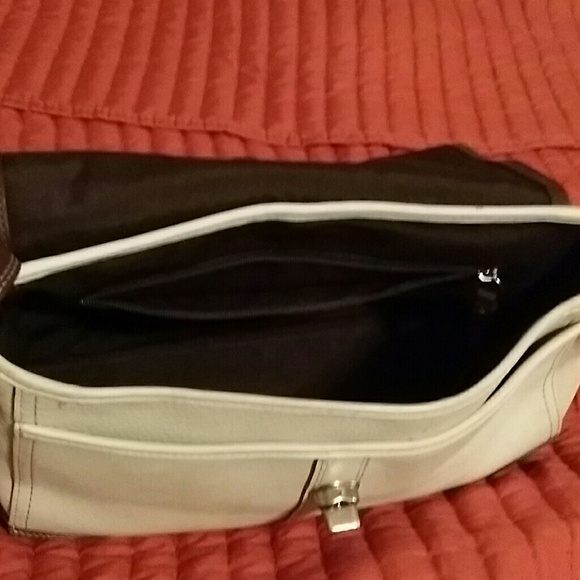 Coach - Picture 3 of 4