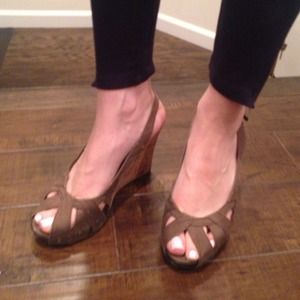 Brown STEVE MADDEN wedges!