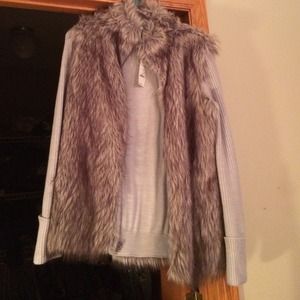 ⭐️⭐️Express Faux Fur Sweater⭐️⭐️