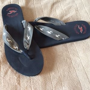🌸Hollister Gray flip flop size M🌸