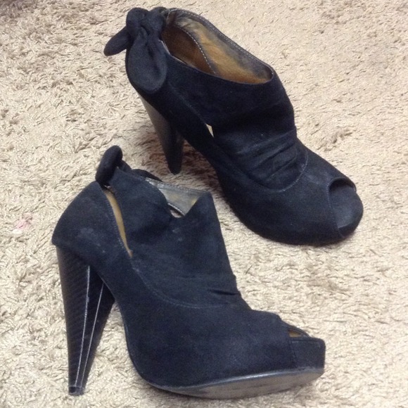 Black heels