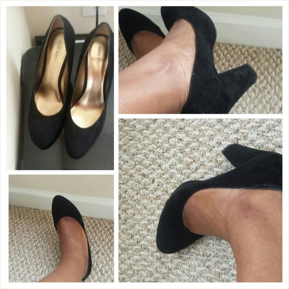 ✂️price drop✂️Black suede heels