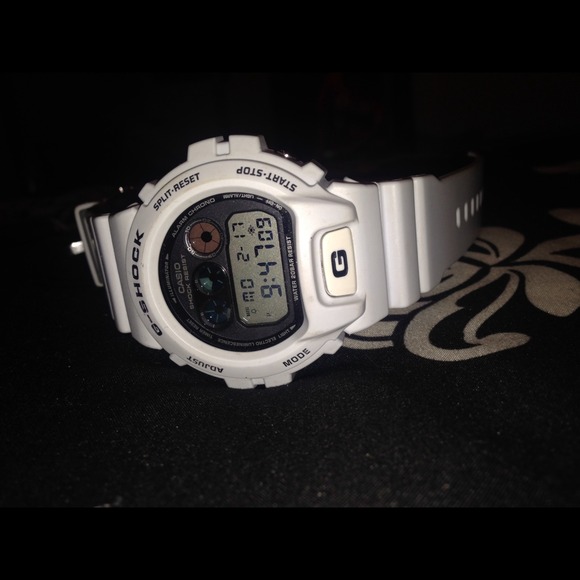 White G shock