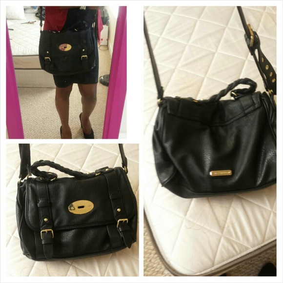 Black leather Steve Madden crossbody bag