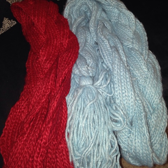 Scarf - Picture 4 of 4