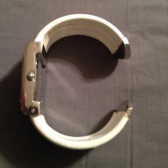 ❌❌SOLD❌❌ White Bangle Wrist Watch with Rhinestones - Picture 2 of 3