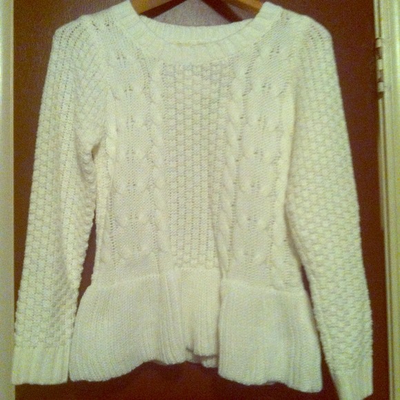 NWT Off white peplum sweater