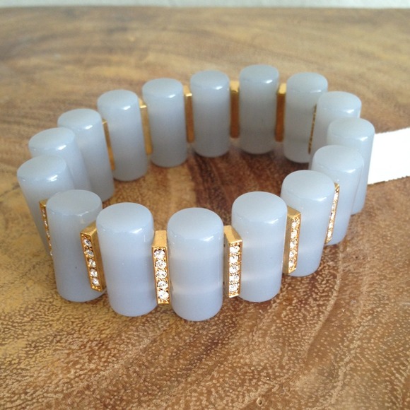 Gray Acrylic Beaded Bracelet - Picture 2 of 3