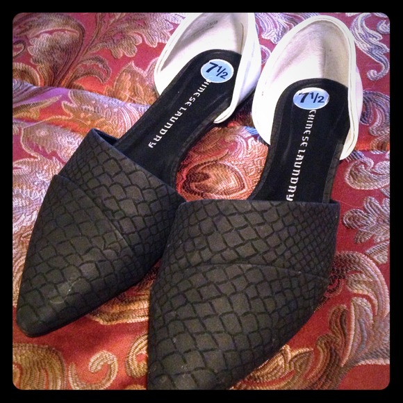 Pointy Flats black/white