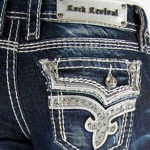 Not selling!  Looking for!