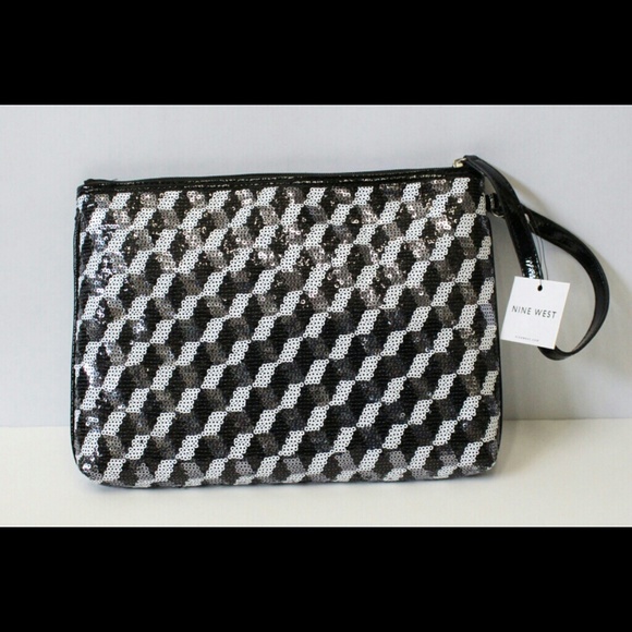 NWT Nine West Geo Sequins Black & White Wristlet - Picture 2 of 3