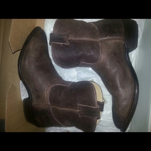 Frye Billy Short - Picture 2 of 4