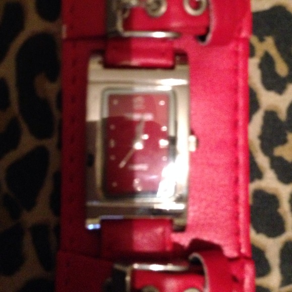 Watch - Picture 2 of 3