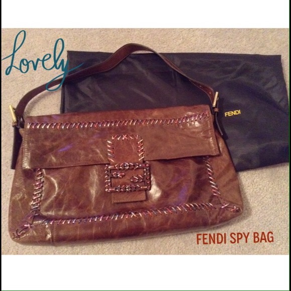 🎉💯 Authentic Fendi Small Spy Bag 💋