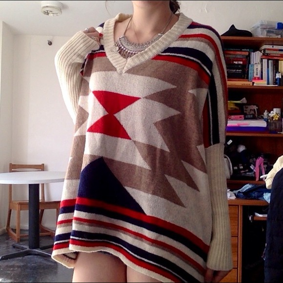 🎉Host Pick!🎉🎊💕Aztec Sweater NWOT