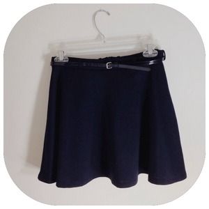 (NWT) MUST-HAVE High-Waisted Skater Skirt