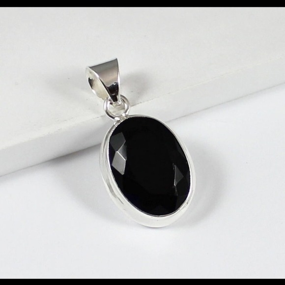 💯sterling silver & black onyx gemstone pendant