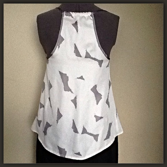 🚫SOLD in Bundle🚫🌸Cute🌸 "Wear with anything" - Picture 2 of 3