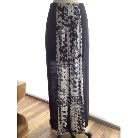 BCBG Printed Maxi Skirt - Picture 2 of 4