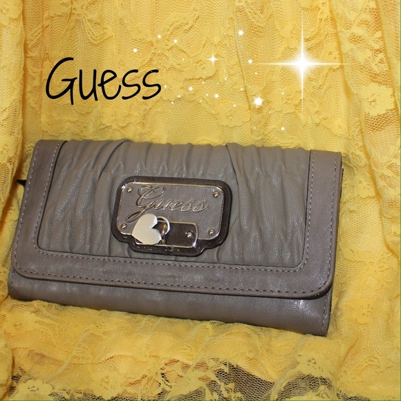 ❌SOLD Guess Wallet
