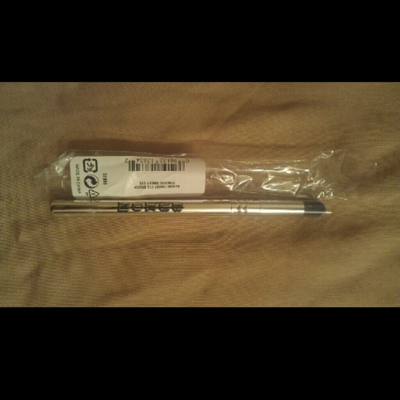 Buxom Smokey shadow brush