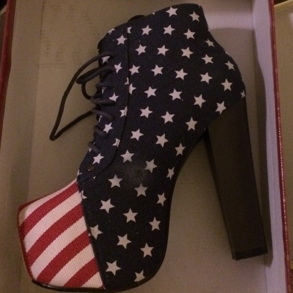 Platform booties. - Picture 3 of 4