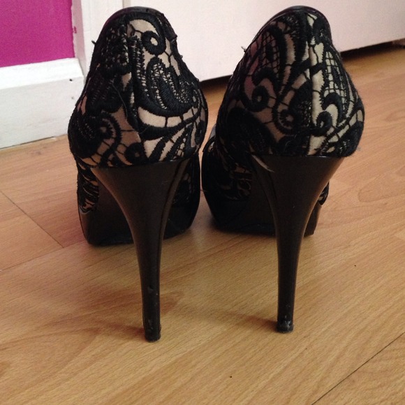 🚫SOLD IN BUNDLE 🎉🎊HOST PICK Guess PUMPS - Picture 3 of 3