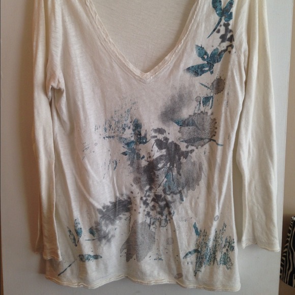 Long sleeve tee shirt