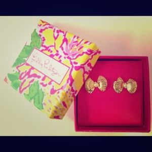 Lilly Pulitzer Bow Earrings hold for @jess427