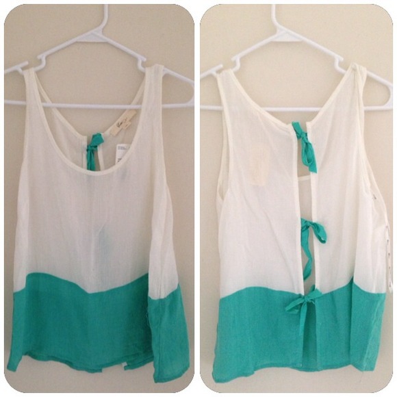 F21 Bow-Back Tank Top