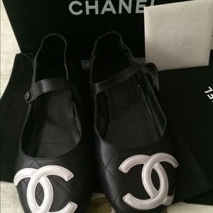 (Reserved)Chanel Cambon Flats 38.5 8 1/2