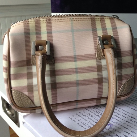 AUTHENTIC BURBERRY PURSE