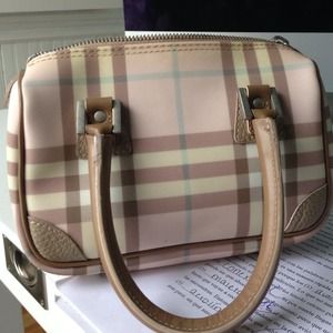 AUTHENTIC BURBERRY PURSE