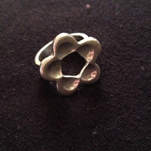Sterling silver flower ring