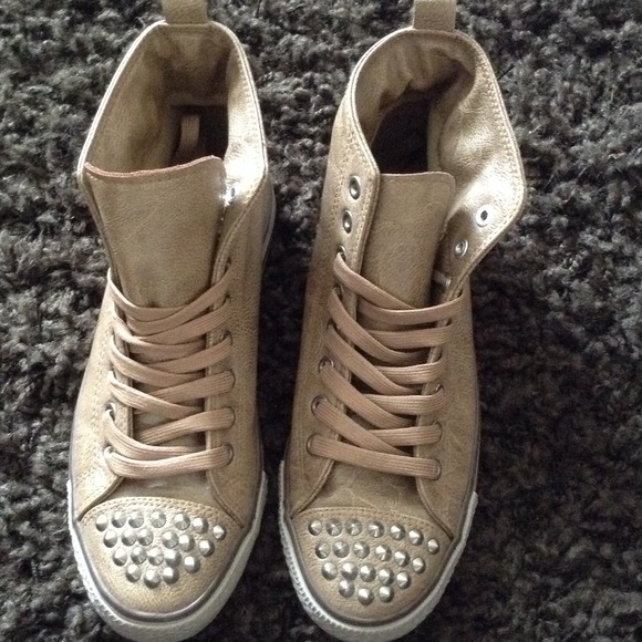 Studded Tan Shoes Size 8