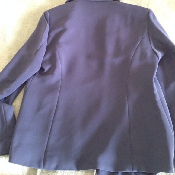 Silk lined zippered coat - Picture 3 of 3