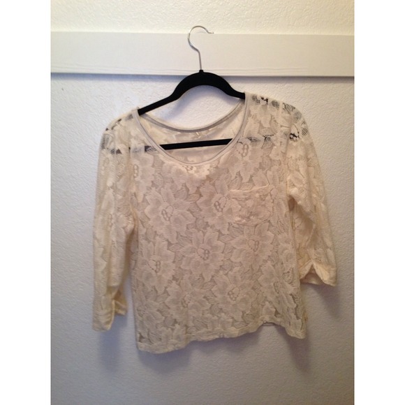 🌼lace hollister top (will barter)🌼 🌸BUNDLE🌸