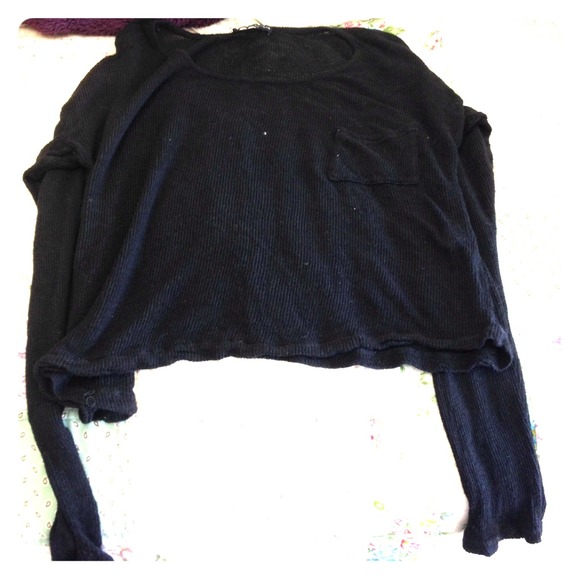 ✨SOLD✨ Black long sleeve light knit