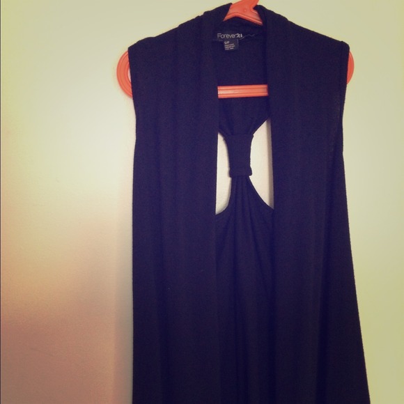 🚫🚫Sold in vinted 🚫🚫No sleeve black cardigan