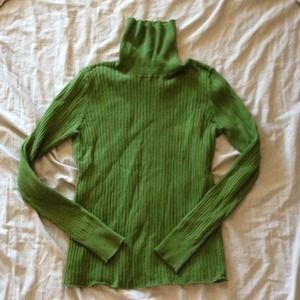 ❗️REDUCED❗️Green turtle neck