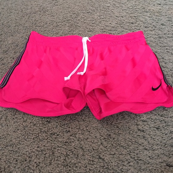 🚫SOLD🚫Nike Dri-Fit pink running shorts