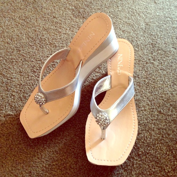 (SOLD) Preowned nine &co