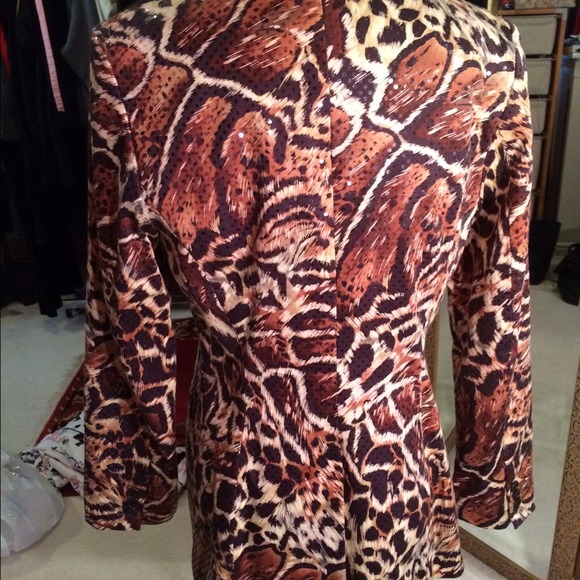 Suit - Picture 4 of 4