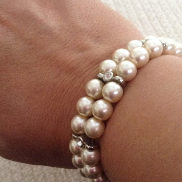 Stretchy 2 row pearl bracelet
