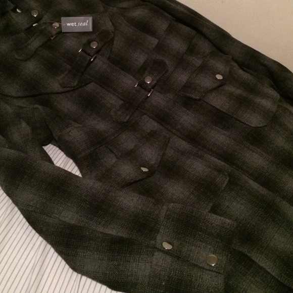 ✨SOLD ✨Black & gray hooded coat! - Picture 5 of 5