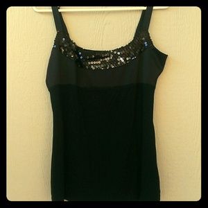 Black sequenced limited top